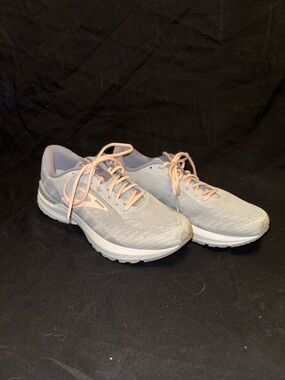 Brooks Women's Running Shoes in Light Gray with Pink Accents